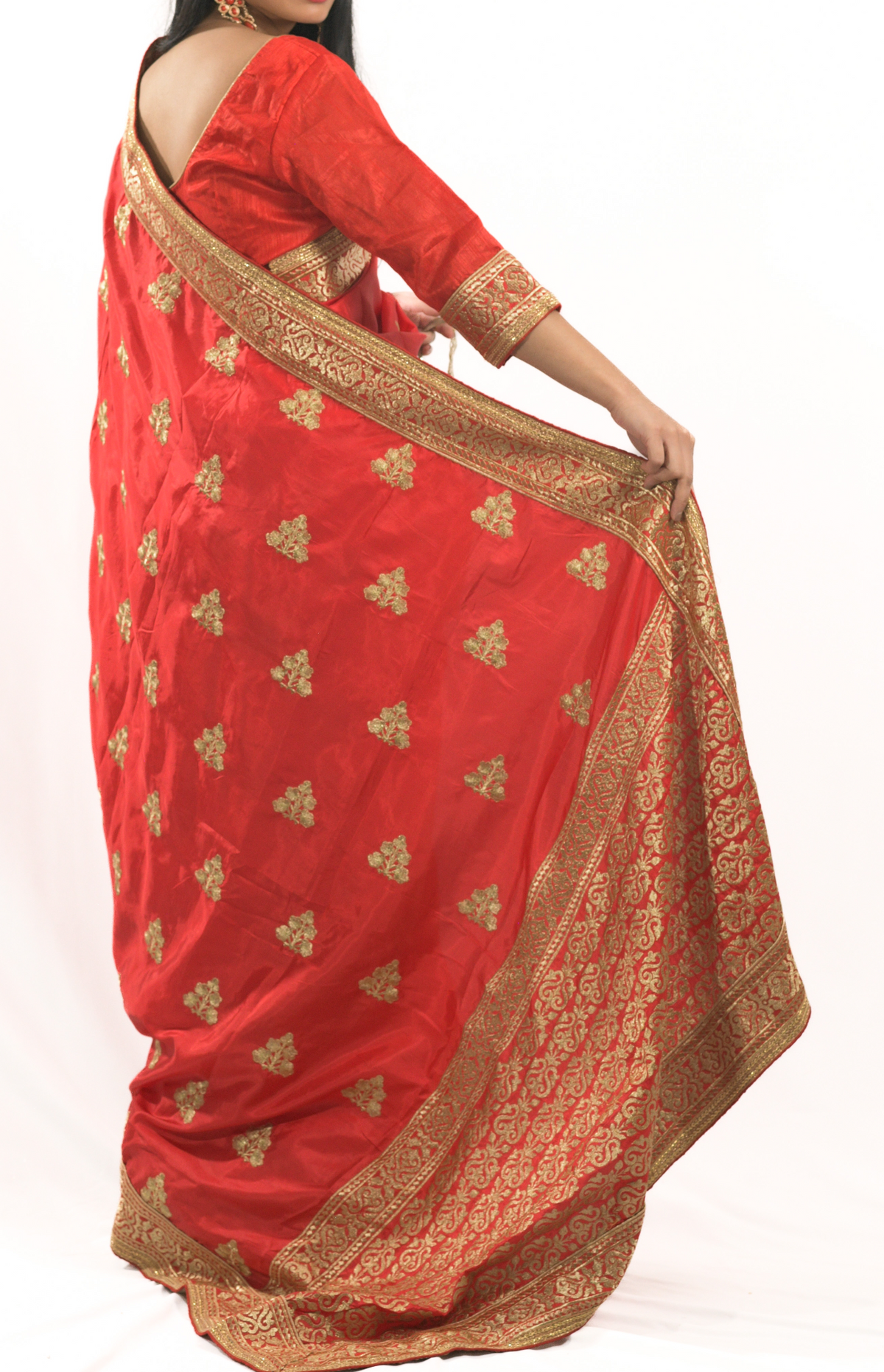 Binsa Red Saree